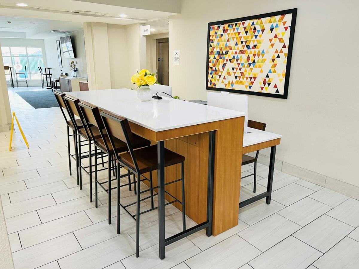 Holiday Inn Express & Suites Houston East - Baytown, An Ihg Hotel Ngoại thất bức ảnh